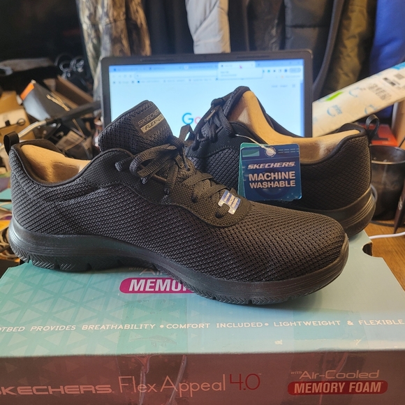 Men's (OR UNISEX) Sneakers - Picture 9 of 10